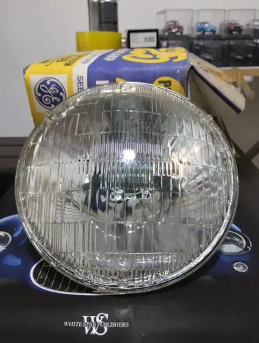 Farol Volkswagen 6 V 180 mm sealed Beam antigo 