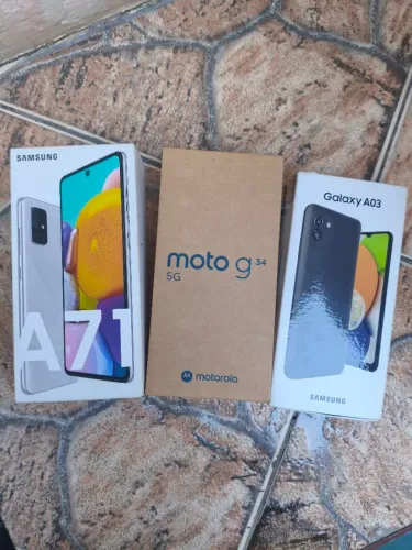 Pacote com 3 Celulares