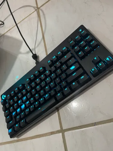 Teclado logitech g pro 