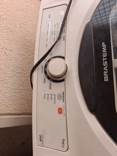 Vendo naquina de lavar brastemp com a tampa com problema
