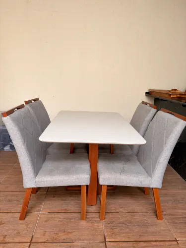 Mesa de Jantar 4 Lugares Completa - R$ 990