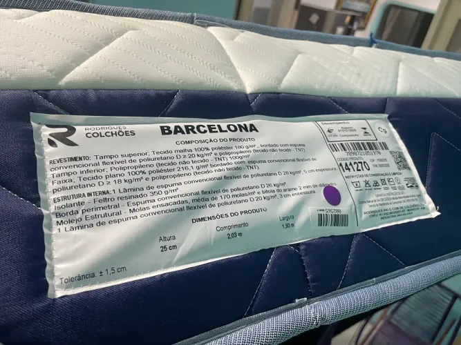 Vendo cama box super king com 30 dias uso.