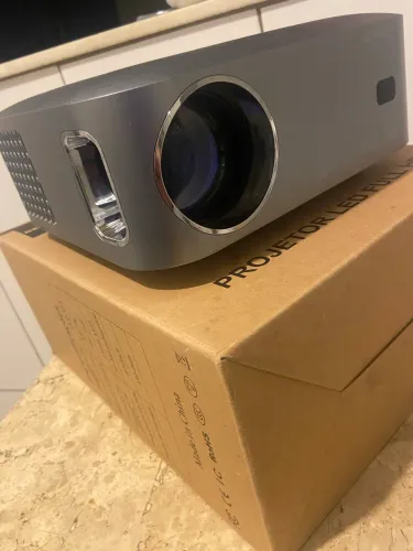 Projetor Full HD 1080 P 8K. BETTDOW WI-FI