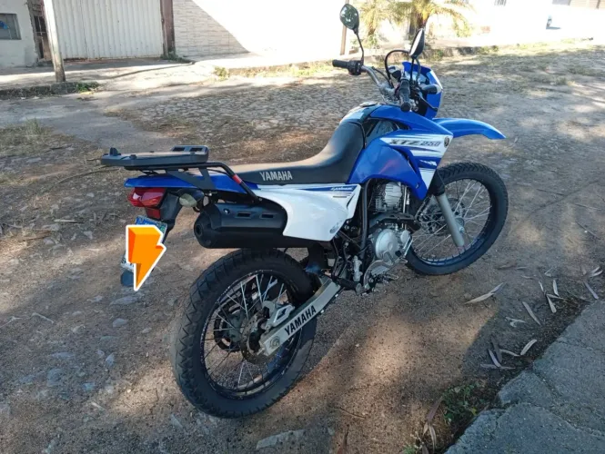 VENDO Excelente moto. <br>Xtz LANDER 250 azul 2017/2017.<br>L