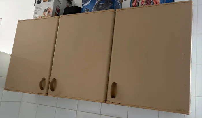 Vendo armário Itatiaia 3 portas - NÃO ENTREGO