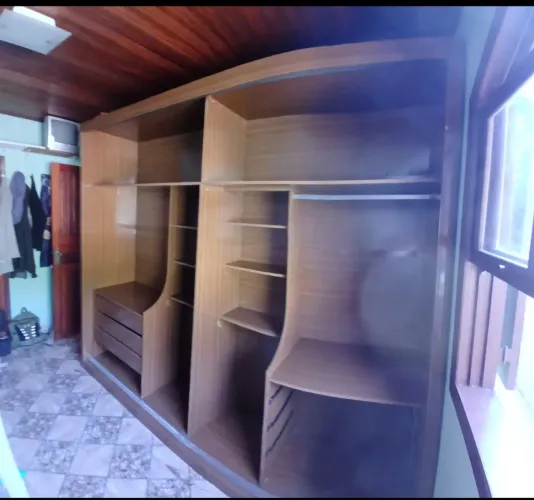 Guarda-Roupa casal Grande com Espelho e Portas de Correr