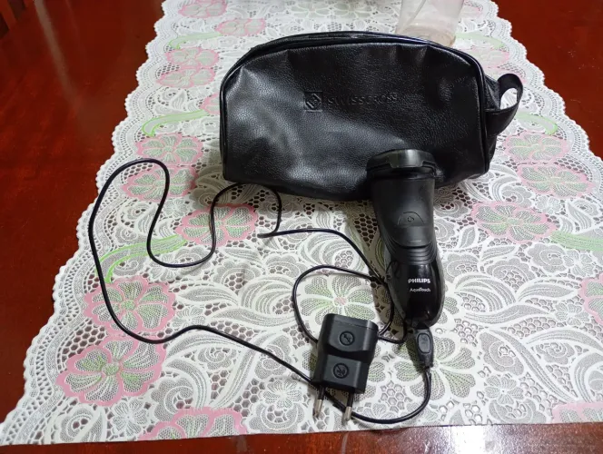 Barbeador 3 lâminas Philips Aquatouch