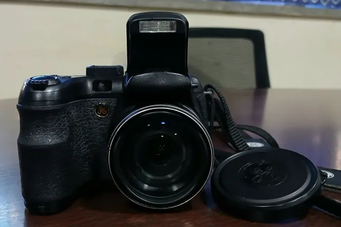 Câmera Digital GE X400 14.1 Megapixels - Zoom Óptico 15x