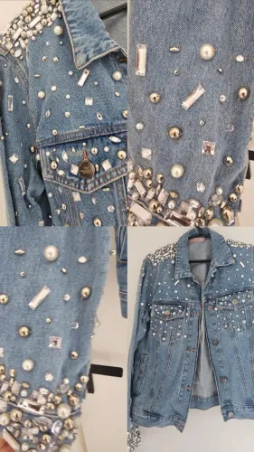 Jaqueta jeans com pedrarias