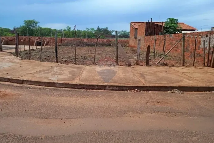 Terreno à Venda 308 m² em Excelente Localização