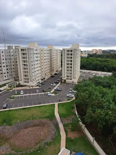 Venda - Condomininio Chapáda dos Lirios com sacada