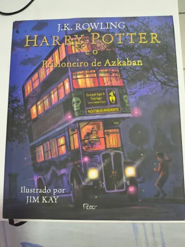 Harry Potter E O Prisioneiro De Azkaban (LIVRO ILUSTRADO)