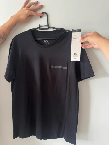Blusa Reserva Preta P na Etiqueta