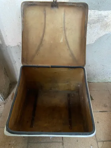 Baú de fibra, 130 litros 