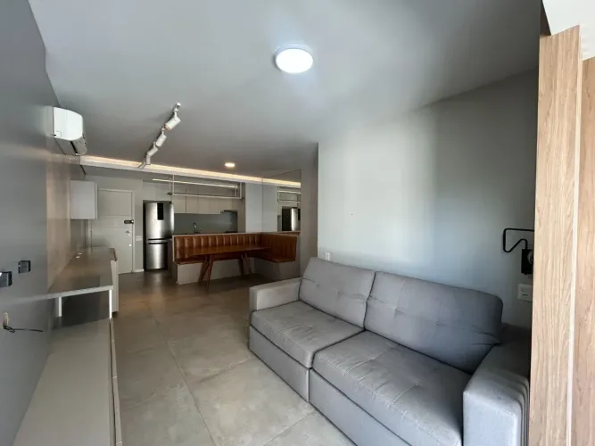 Apartamento Semimobiliado com 3 Dormitórios, Churrasqueira e 2 Vagas | Itacorubi