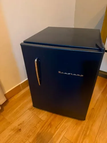 Frigobar Brastemp Azul marinho em ótimo estado