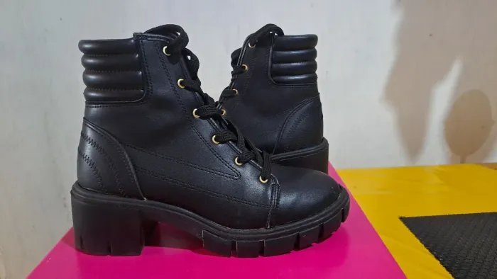 Bota pra doação tamanho 36