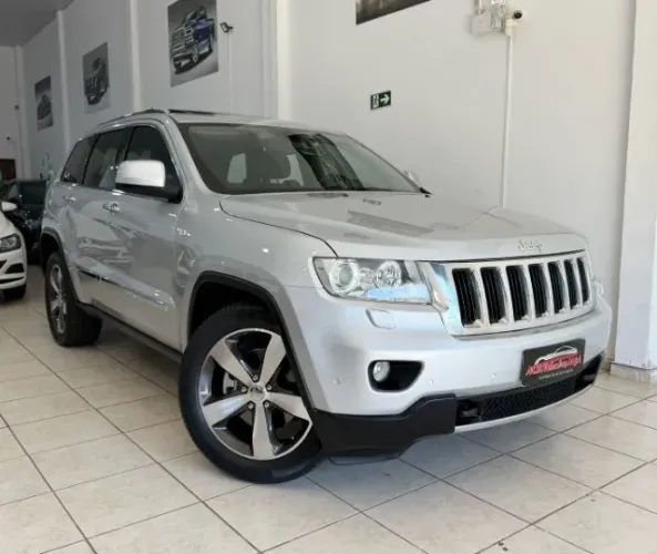 Jeep Grand Cherokee Limited 3.0 TB Dies. AUT 2013