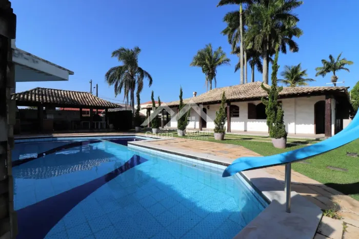 Casa com piscina a venda em Peruíbe REF: 7241