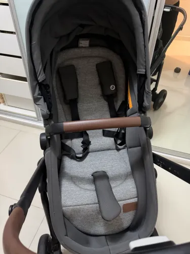 Carrinho de bebê Maxi Cosi - Tayla - vira Moisés