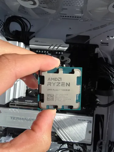 PROCESSADOR AM5 RYZEN 7 7800X3D FUNCIONANDO PERFEITAMENTE!!!