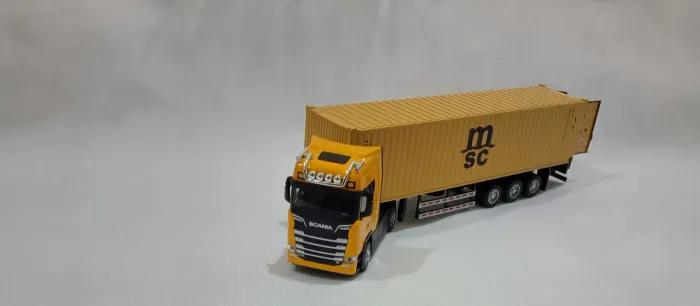 Carreta container + cavalo em metal- coleção