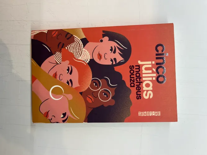 Cinco Júlias - Livro Romance