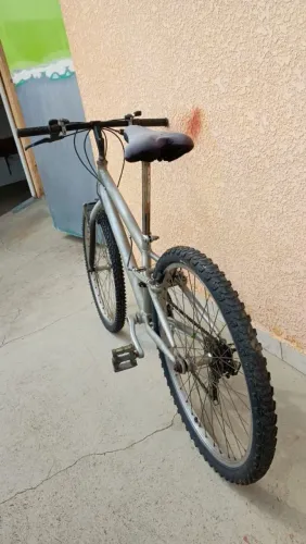 Bike aro 24 com marcha