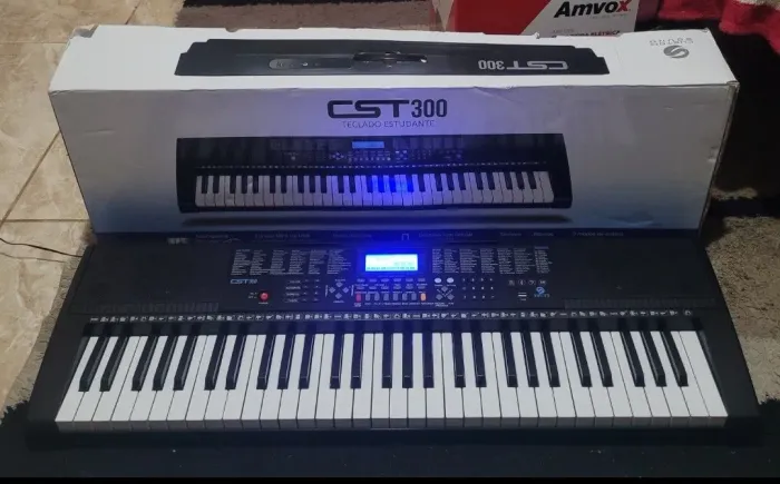 Teclado Custom Sound Cst 300 61 Teclas Com Fonte