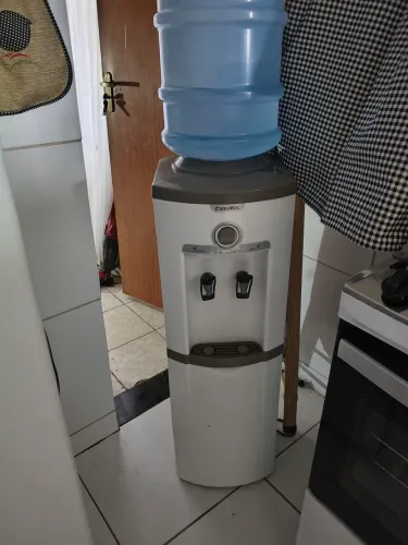 Gela Água sem gás
