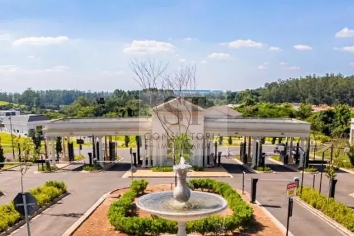 Terreno de 680 m² no condomínio Parque Villa dos Pinheiros em Indaiatuba