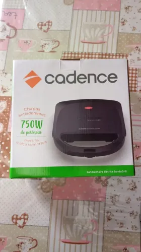 Sanduícheira cadence