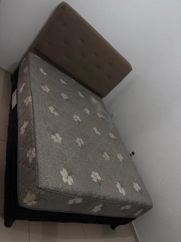 Cama casal com cabeceira