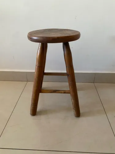 Banquetas de madeira