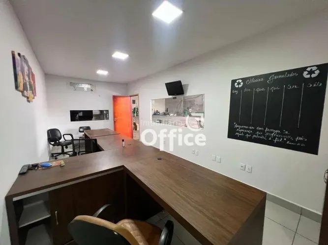 Galpão para alugar, 320 m² por R$ 7.000,00/mês - Vila Industrial - Anápolis/GO