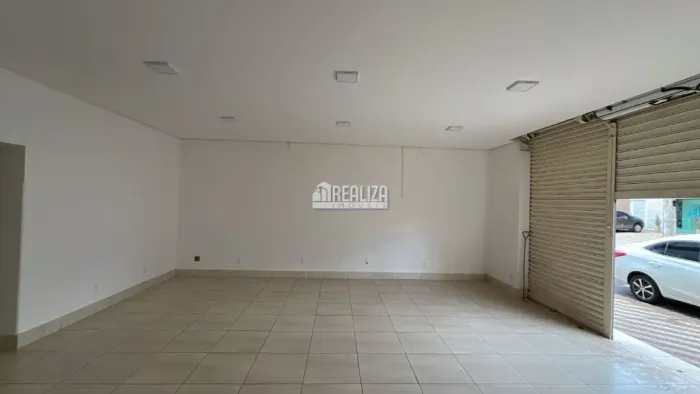 Casa com 1 Quarto(s) e 2 banheiro(s) para Alugar, 10 m² por R$ 3705 / Mês