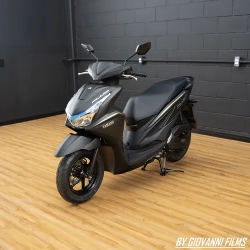 Yamaha Fluo Hybrid 4 anos de garantia de fábrica ano 2027, apenas 230 km