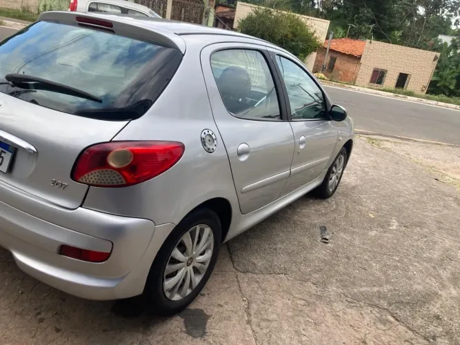 Peugeot 207 XR 1.4 Flex 8V 5P 2012