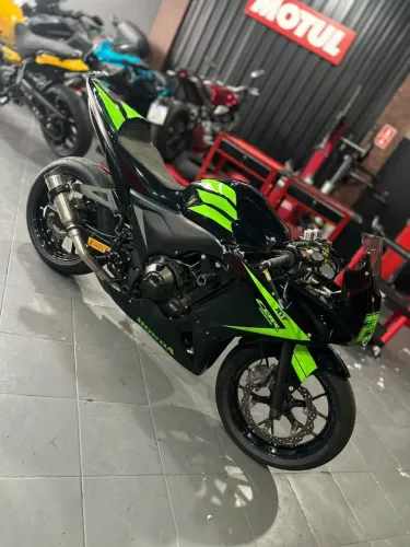 Moto preparada para pista