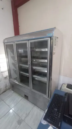Refrigerador expositor comercial