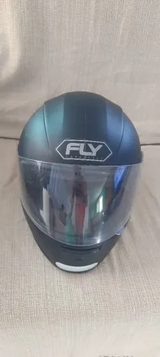 Capacete Fly seminovo