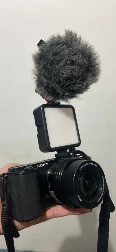 CAMERA SONY ZVE10 seminova + acessorios