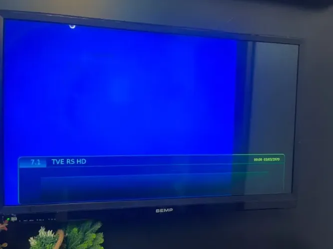 Televisão SEMP 32 polegadas com avaria