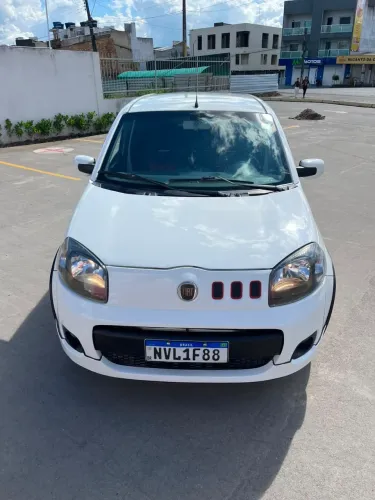 Fiat Uno Sporting 1.4 EVO Fire Flex 8V 4P 2012