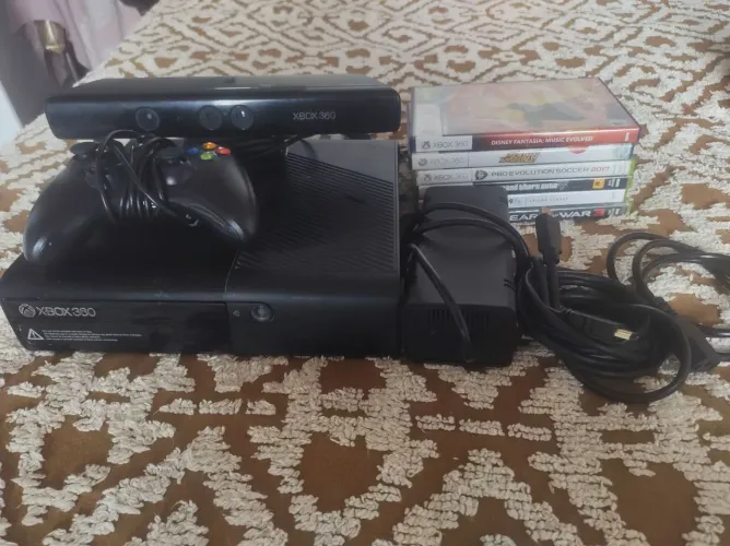 Xbox 360 Super Slim 