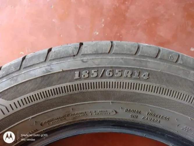Dois Pneus Goodyear, aro 14, 185/65, muito inteiro, roda muito ainda