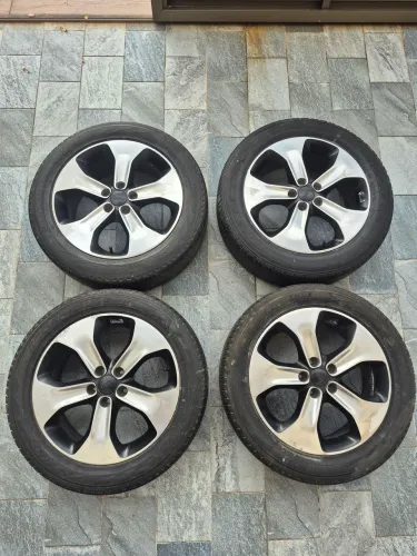 Jogo de Rodas Originais Jeep Compass / Renegade Aro 18" com pneus