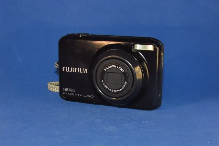 Fujifilm FinePix L50 com acessórios