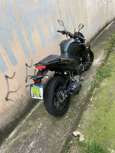 Yamaha FZ25 2024 - Impecável