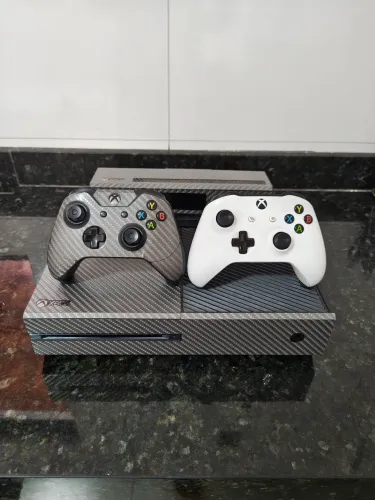 Xbox one + 2 controles + Kinect